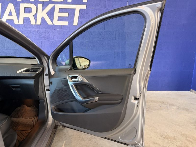 PEUGEOT 2008 / 1.5L Blue HDI I TURBO I 102ch I CarPlay / Phase 2 / 2019 