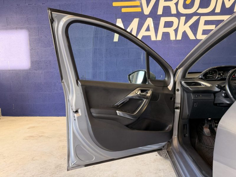 PEUGEOT 2008 / 1.5L Blue HDI I TURBO I 102ch I CarPlay / Phase 2 / 2019 