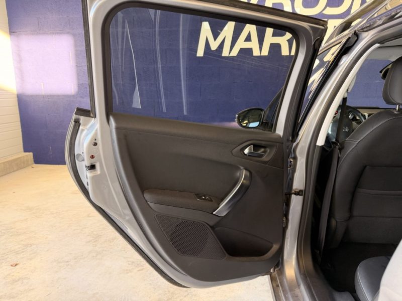 PEUGEOT 2008 / 1.5L Blue HDI I TURBO I 102ch I CarPlay / Phase 2 / 2019 