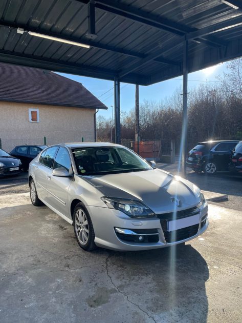 RENAULT LAGUNA 2.0 DCI 150 Initiale Paris 