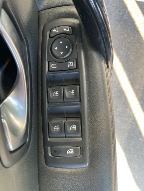 RENAULT LAGUNA 2.0 DCI 150 Initiale Paris 