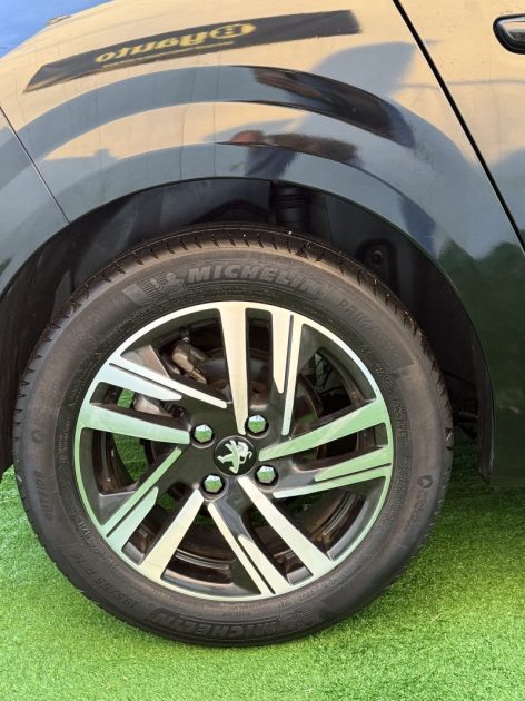 PEUGEOT 208  (2) 1.5 BLUEHDI 100 CV ALLURE BUSINESS BVM6 