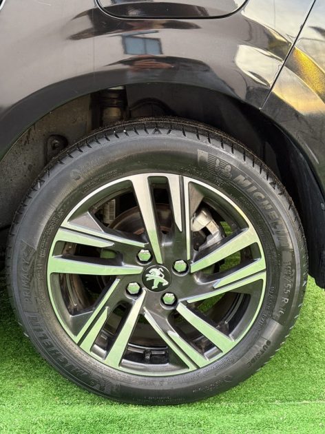 PEUGEOT 208  (2) 1.5 BLUEHDI 100 CV ALLURE BUSINESS BVM6 