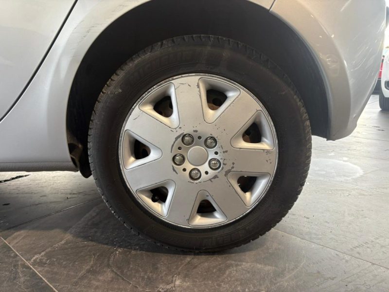 RENAULT CLIO III 1.2 100Ch Expression - Reprise possible - Garantie 6 mois 