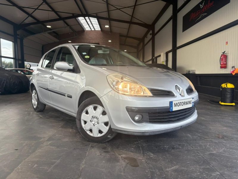 RENAULT CLIO III 1.2 100Ch Expression - Reprise possible - Garantie 6 mois 