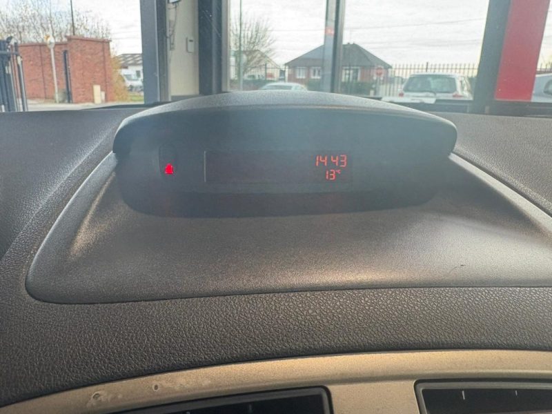 RENAULT CLIO III 1.2 100Ch Expression - Reprise possible - Garantie 6 mois 