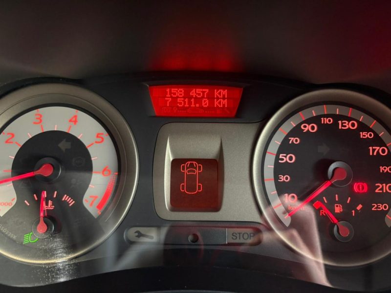 RENAULT CLIO III 1.2 100Ch Expression - Reprise possible - Garantie 6 mois 