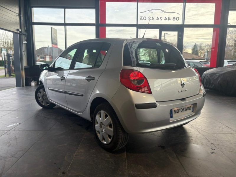 RENAULT CLIO III 1.2 100Ch Expression - Reprise possible - Garantie 6 mois 