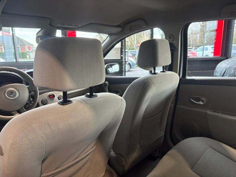 RENAULT CLIO III 1.2 100Ch Expression - Reprise possible - Garantie 6 mois 