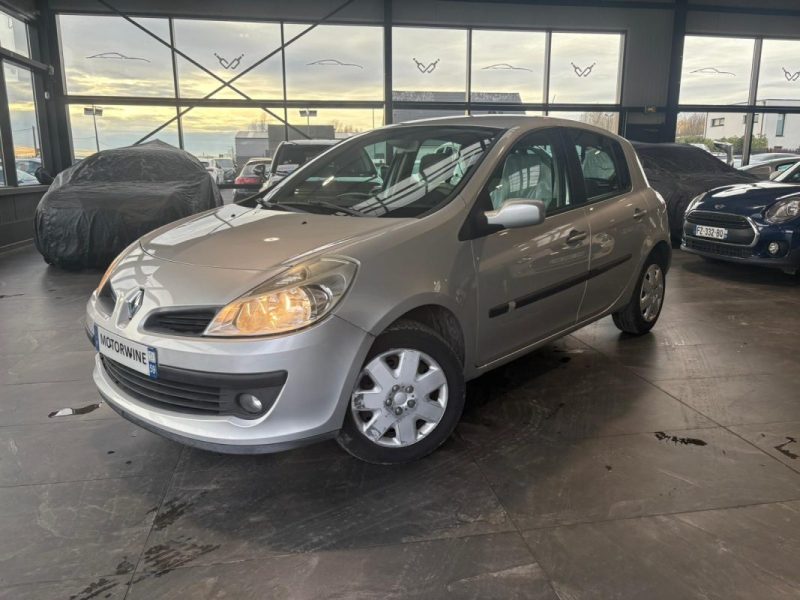 RENAULT CLIO III 1.2 100Ch Expression - Reprise possible - Garantie 6 mois 
