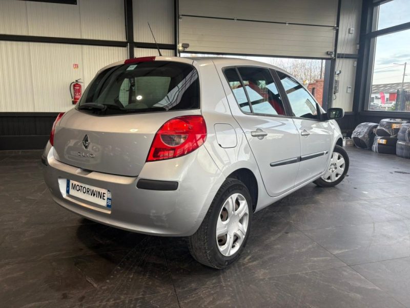 RENAULT CLIO III 1.2 100Ch Expression - Reprise possible - Garantie 6 mois 