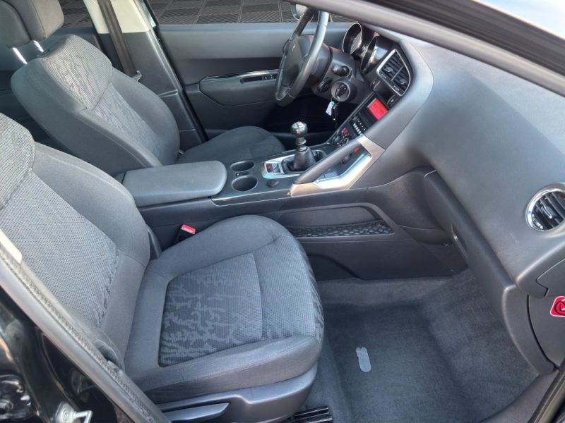 PEUGEOT 3008 1.6 HDI 115 cv