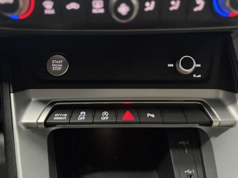 Audi Q3 35 TFSI 150ch Mild Hybrid S-Tronic 7 | 93 000 KM | 2020 | Toit ouvrant | intérieur cuir