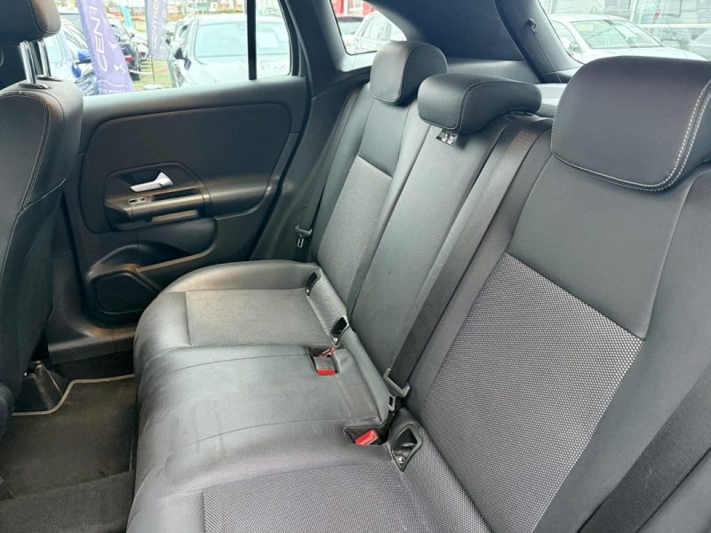 MERCEDES GLA 200D BUSINESS LINE 2021