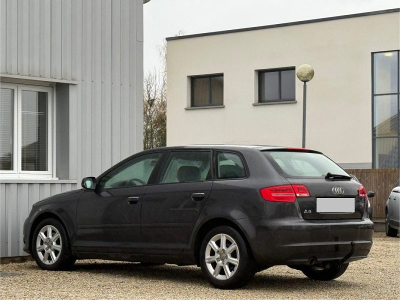 AUDI A3 1.6 TDI 105CH DPF START/STOP ATTRACTION S TRONIC 7 273 000KM 2011
