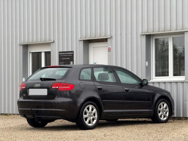 AUDI A3 1.6 TDI 105CH DPF START/STOP ATTRACTION S TRONIC 7 273 000KM 2011