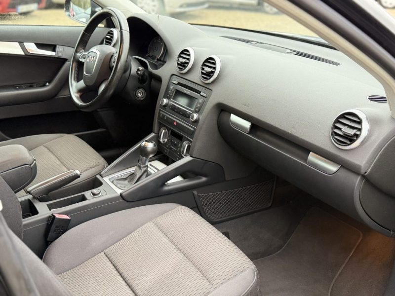 AUDI A3 1.6 TDI 105CH DPF START/STOP ATTRACTION S TRONIC 7 273 000KM 2011