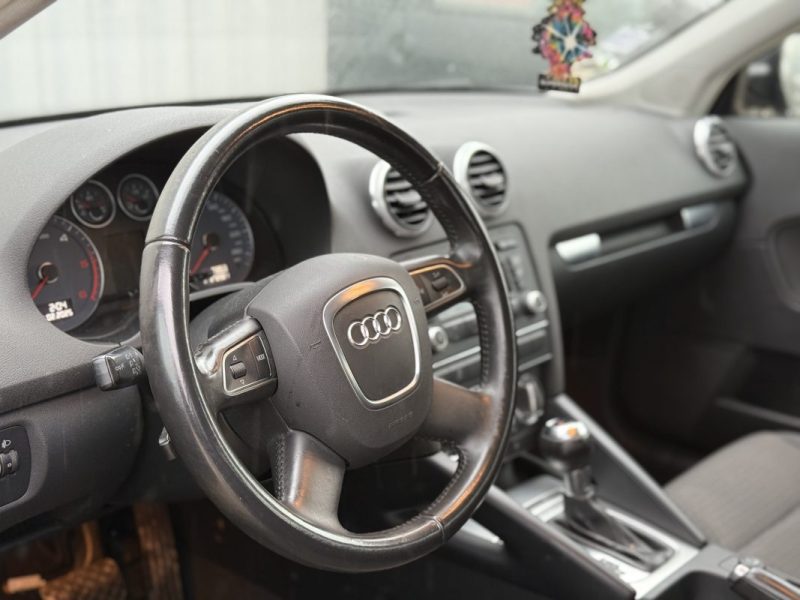 AUDI A3 1.6 TDI 105CH DPF START/STOP ATTRACTION S TRONIC 7 273 000KM 2011