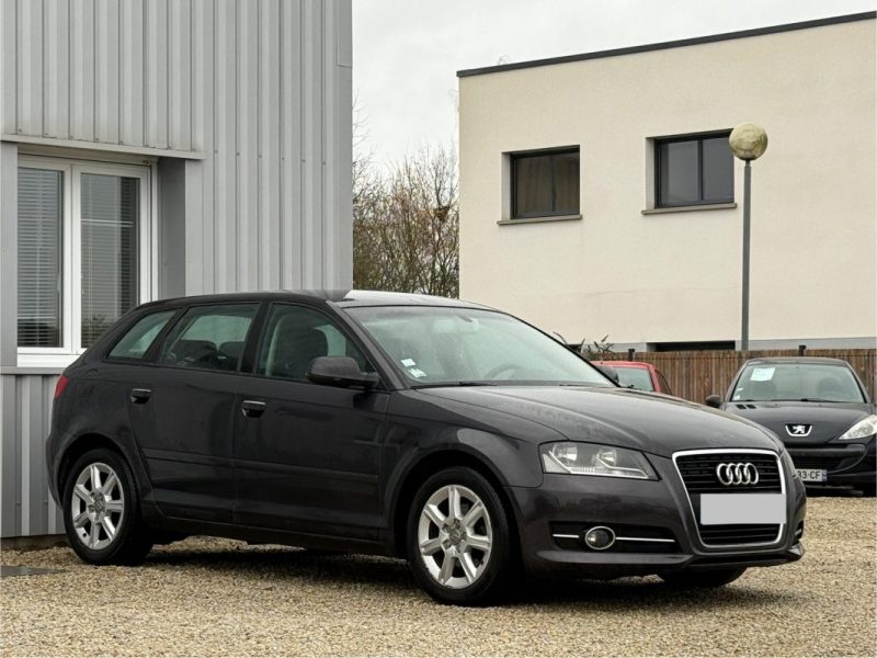 AUDI A3 1.6 TDI 105CH DPF START/STOP ATTRACTION S TRONIC 7 273 000KM 2011