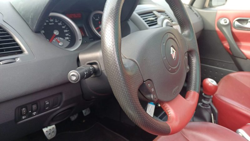 Renault Mégane Cabriolet KARMAN 2.0 136ch CUIR Garantie 3mois