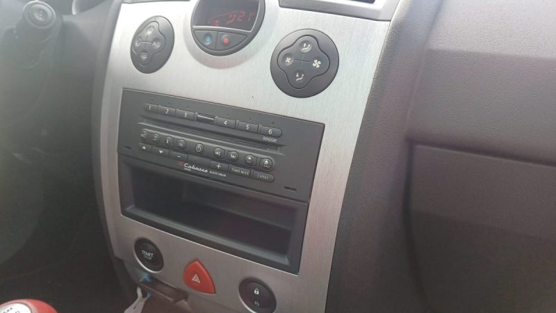 Renault Mégane Cabriolet KARMAN 2.0 136ch CUIR Garantie 3mois