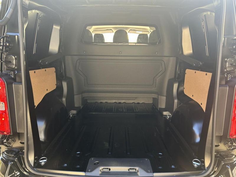 Citroën Jumpy M CabAppro 2.2 D 180 EAT8 5pl PackPremiumConnect JA17 Pack Look Camera