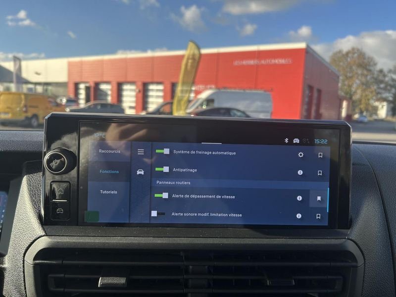 Citroën Jumpy M CabAppro 2.2 D 180 EAT8 5pl PackPremiumConnect JA17 Pack Look Camera