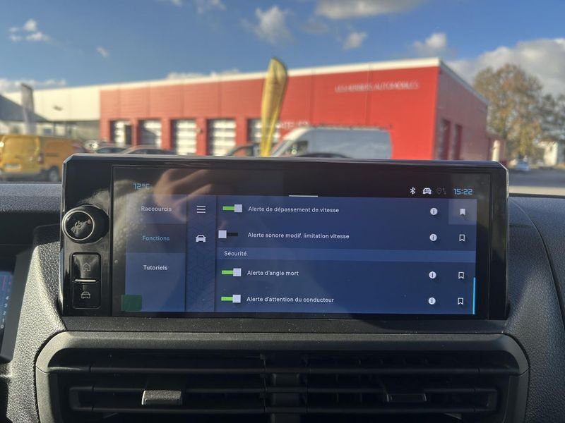 Citroën Jumpy M CabAppro 2.2 D 180 EAT8 5pl PackPremiumConnect JA17 Pack Look Camera