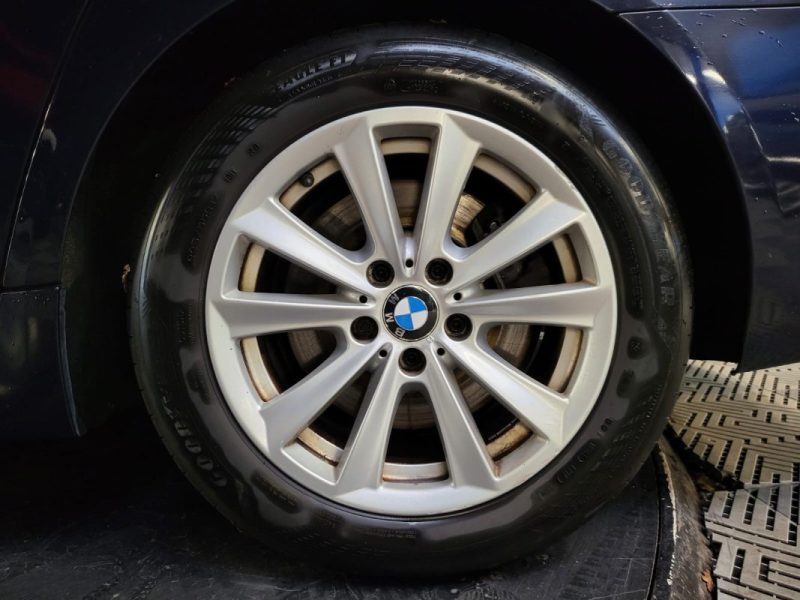 BMW SERIE 5 530D 3.0 258 ch LUXURY 258CV BVA / SIEGES CUIR ELECTRIQUE + APPLE CARPLAY / 