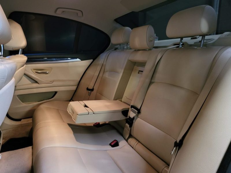 BMW SERIE 5 530D 3.0 258 ch LUXURY 258CV BVA / SIEGES CUIR ELECTRIQUE + APPLE CARPLAY / 