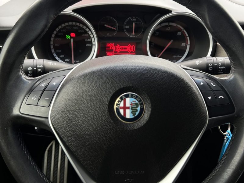 ALFA ROMEO GIULIETTA 3 III PHASE 2 EXCLUSIVE 1.6 JTDM 105 Cv 1ERE MAIN / 51 100 Kms - GARANTIE 1 AN