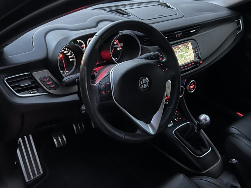 ALFA ROMEO GIULIETTA 3 III PHASE 2 EXCLUSIVE 1.6 JTDM 105 Cv 1ERE MAIN / 51 100 Kms - GARANTIE 1 AN