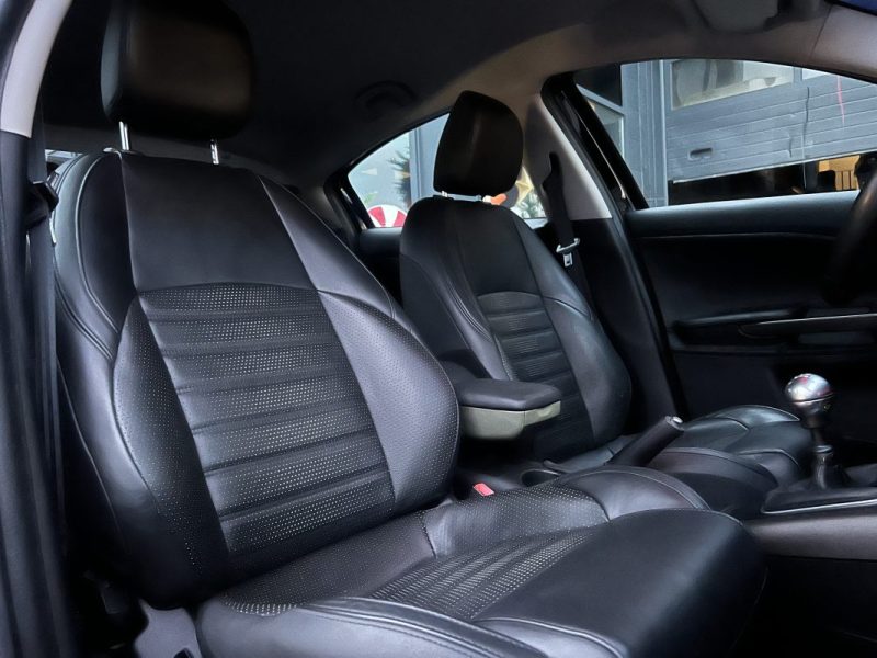 ALFA ROMEO GIULIETTA 3 III PHASE 2 EXCLUSIVE 1.6 JTDM 105 Cv 1ERE MAIN / 51 100 Kms - GARANTIE 1 AN