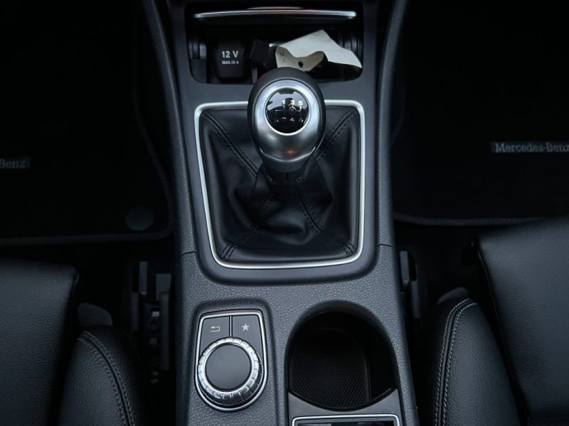 MERCEDES GLA PHASE 2 II 180 1.6i 122 Cv 1ERE MAIN / 3 900 Kms REELS ORIGINE FRANCE - GARANTIE 1 AN