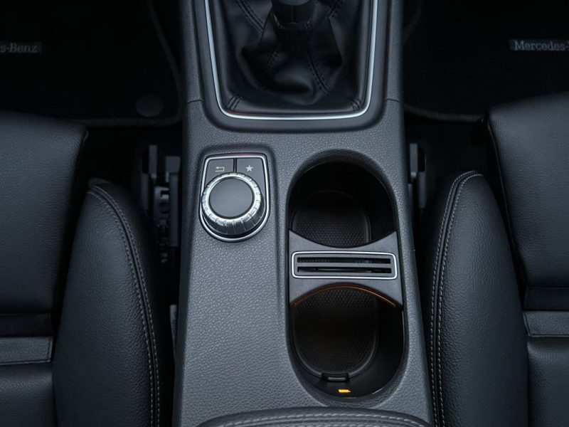 MERCEDES GLA PHASE 2 II 180 1.6i 122 Cv 1ERE MAIN / 3 900 Kms REELS ORIGINE FRANCE - GARANTIE 1 AN