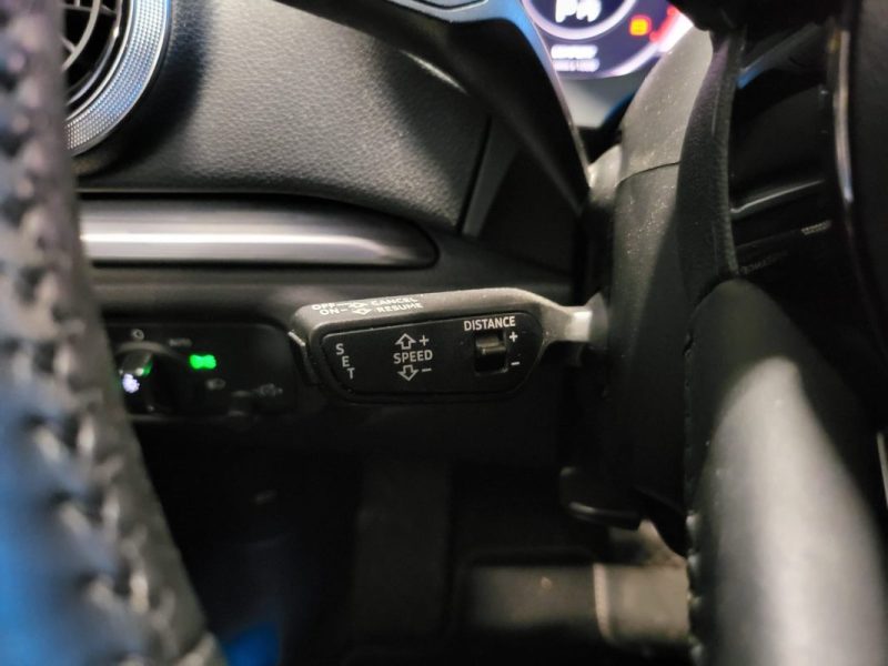 AUDI A3 SPORTBACK 35 TFSI 150CH S TRONIC 7 DESIGN LUXE / TOIT OUVRANT + SIEGES CHAUFFANT + VOLANT MEPLAT /