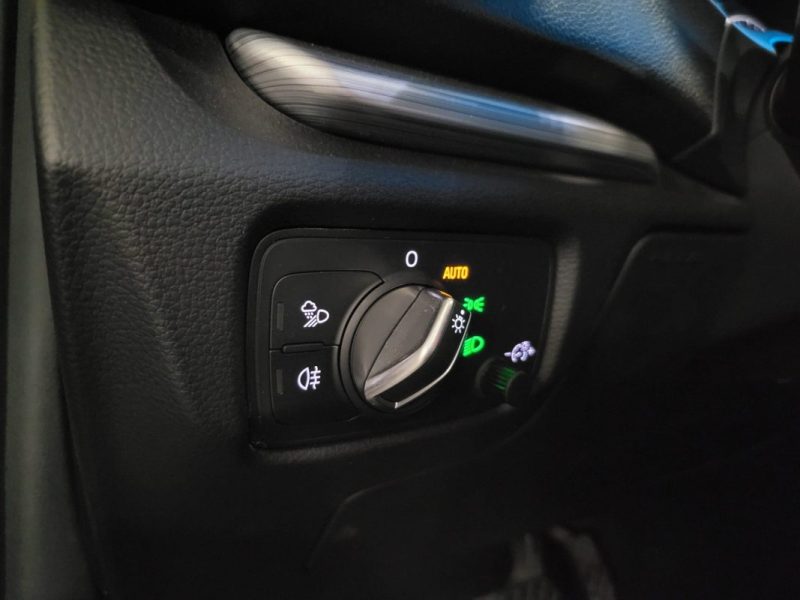 AUDI A3 SPORTBACK 35 TFSI 150CH S TRONIC 7 DESIGN LUXE / TOIT OUVRANT + SIEGES CHAUFFANT + VOLANT MEPLAT /