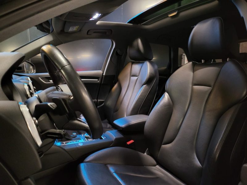 AUDI A3 SPORTBACK 35 TFSI 150CH S TRONIC 7 DESIGN LUXE / TOIT OUVRANT + SIEGES CHAUFFANT + VOLANT MEPLAT /