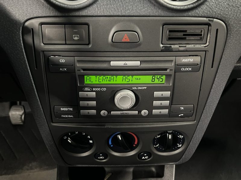 FORD FUSION 1.4 TDCI 68 Cv 5 PORTES / CLIM BLUETOOTH ATTELAGE - PAIEMENT EN 4 FOIS PAR CB POSSIBLE