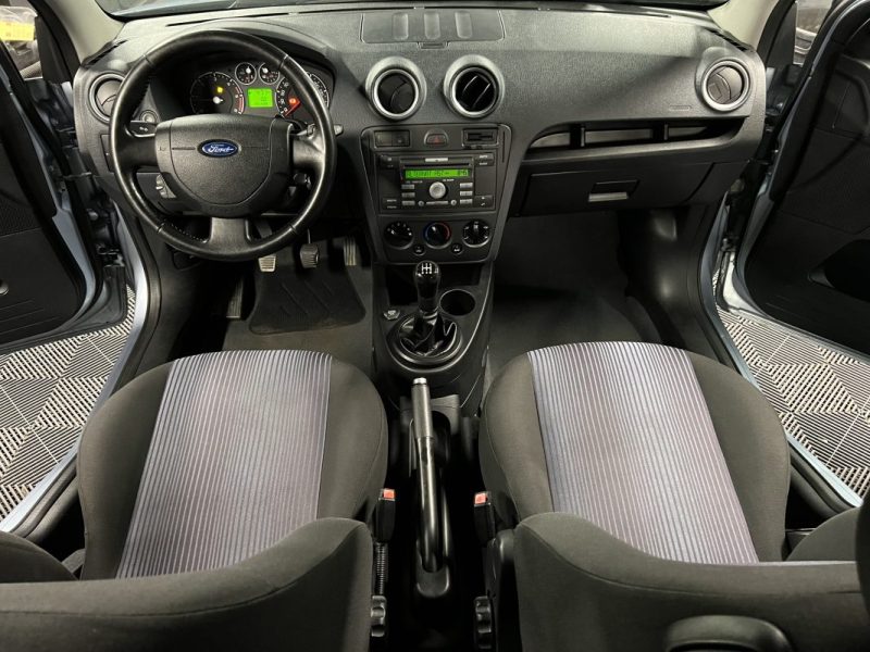 FORD FUSION 1.4 TDCI 68 Cv 5 PORTES / CLIM BLUETOOTH ATTELAGE - PAIEMENT EN 4 FOIS PAR CB POSSIBLE