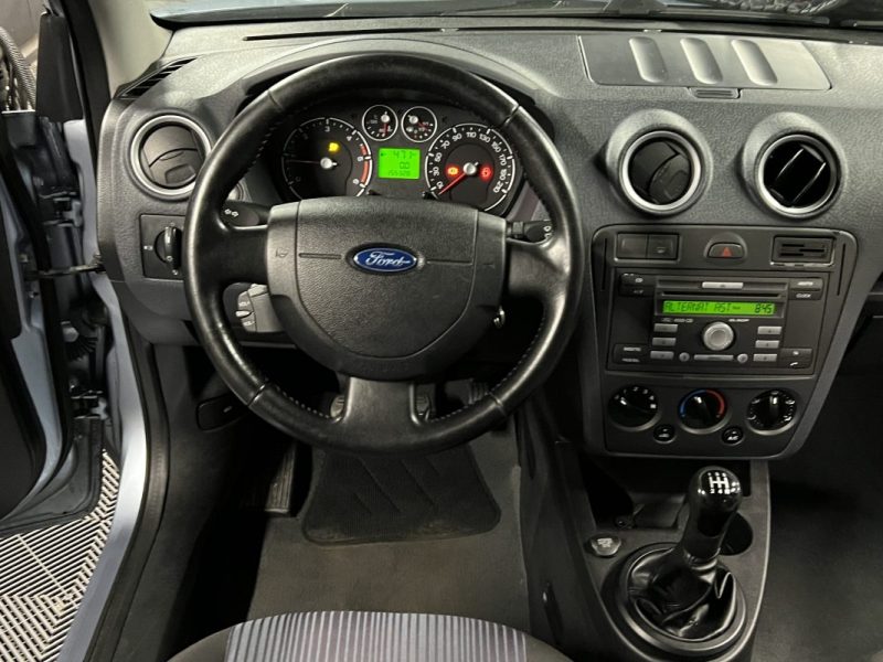 FORD FUSION 1.4 TDCI 68 Cv 5 PORTES / CLIM BLUETOOTH ATTELAGE - PAIEMENT EN 4 FOIS PAR CB POSSIBLE