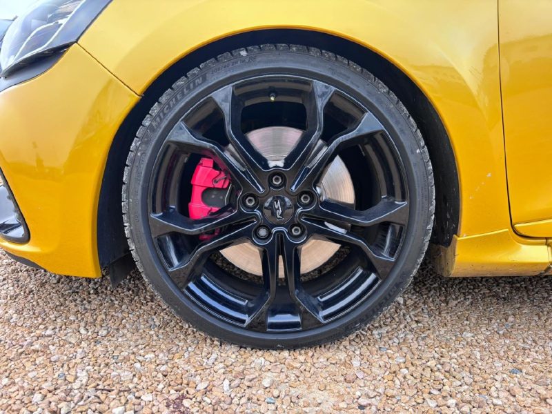 RENAULT CLIO IV RS - 200ch essence 1.6 16V Turbo Cup phase 1