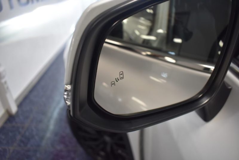 TOYOTA HIGHLANDER 2.5 VVTI 248 HYBRID 4WD-I CVT LOUNGE R1836