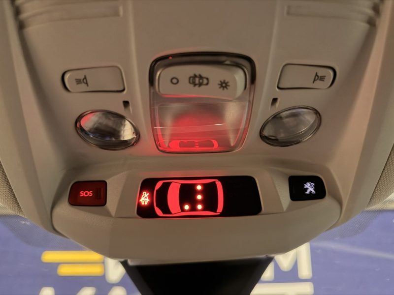 PEUGEOT 3008 1.6 BlueHDI 120CH /BOITE AUTO /ACTIVE BUSINESS /VIRTUAL COCKPIT /CARPLAY /2017