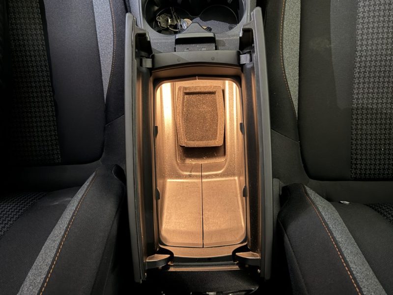 PEUGEOT 3008 1.6 BlueHDI 120CH /BOITE AUTO /ACTIVE BUSINESS /VIRTUAL COCKPIT /CARPLAY /2017