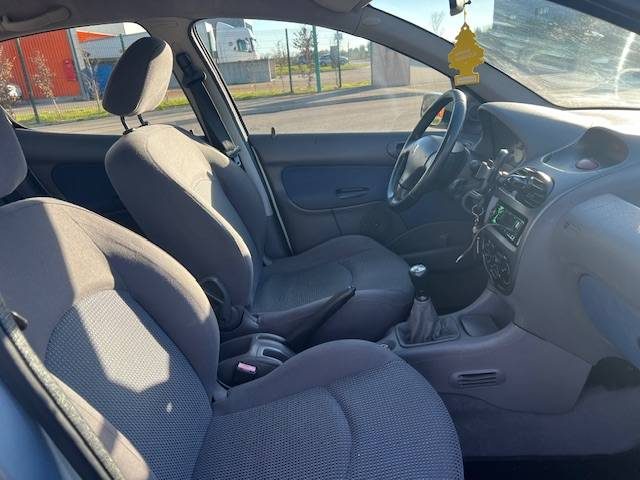 PEUGEOT 206 1.4 L HDI 68 ch CT VIERGE CLIMATISATION