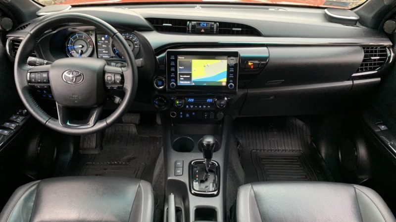 Toyota HILUX 2.8 D-4D INVINCIBLE DOUBLE CAB R1839