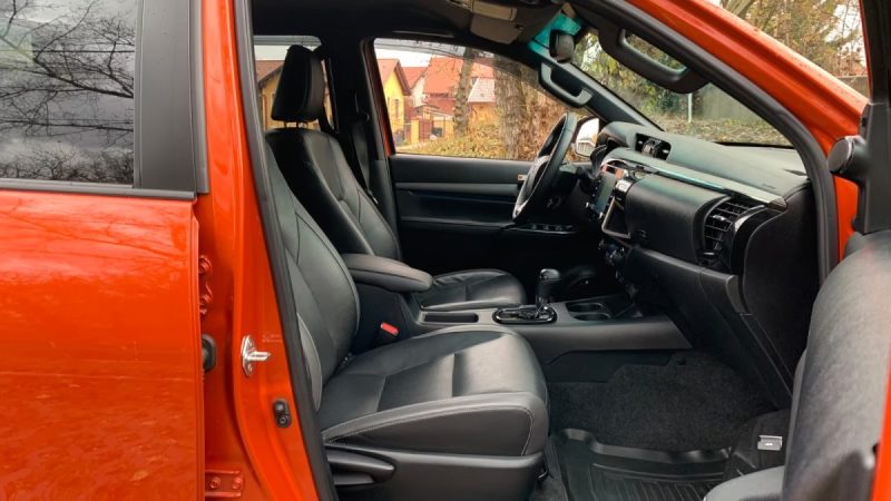 Toyota HILUX 2.8 D-4D INVINCIBLE DOUBLE CAB R1839