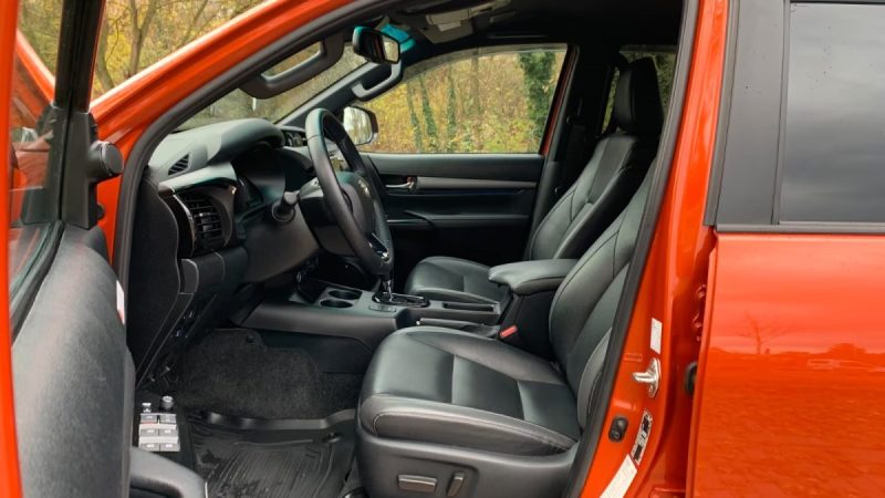 Toyota HILUX 2.8 D-4D INVINCIBLE DOUBLE CAB R1839