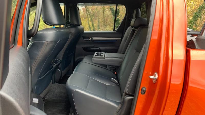 Toyota HILUX 2.8 D-4D INVINCIBLE DOUBLE CAB R1839